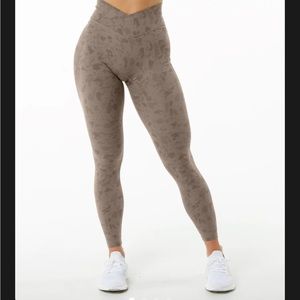 Alphalete beige/tan Pebble pant - surface leggings